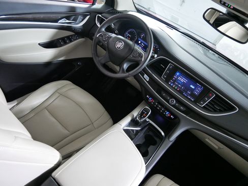 Used 2020 Buick Enclave Premium w/ Sun and Sites Package image 9