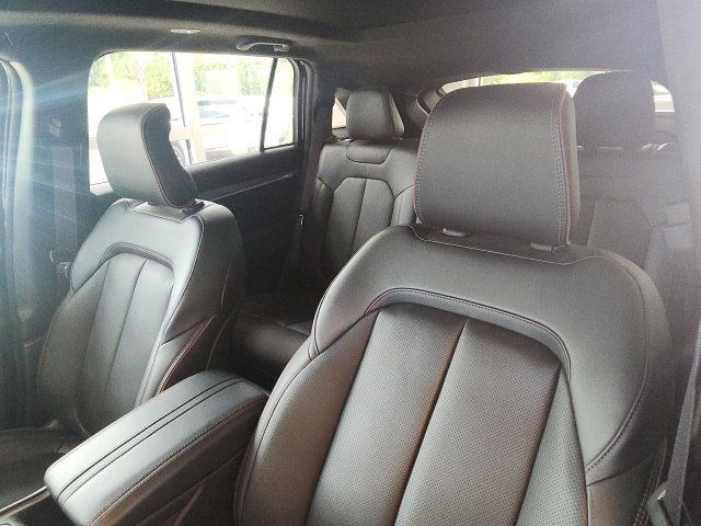 Used 2024 Jeep Wagoneer Launch Edition AWD/4WD image 9