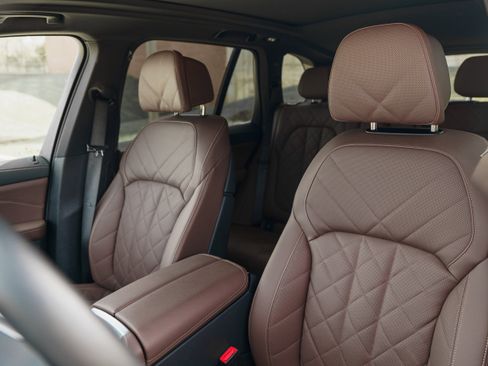 Used 2026 BMW X5 M60i image 21