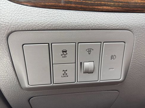 Used 2011 Hyundai Santa Fe SE AWD/4WD image 11
