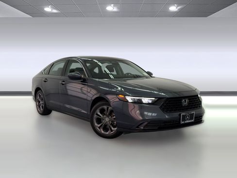 Used 2023 Honda Accord EX image 6