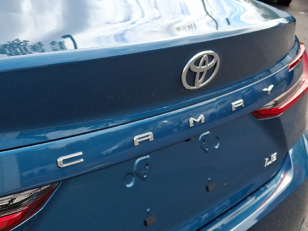 Used 2025 Toyota Camry LE w/ Convenience Package FWD image 33
