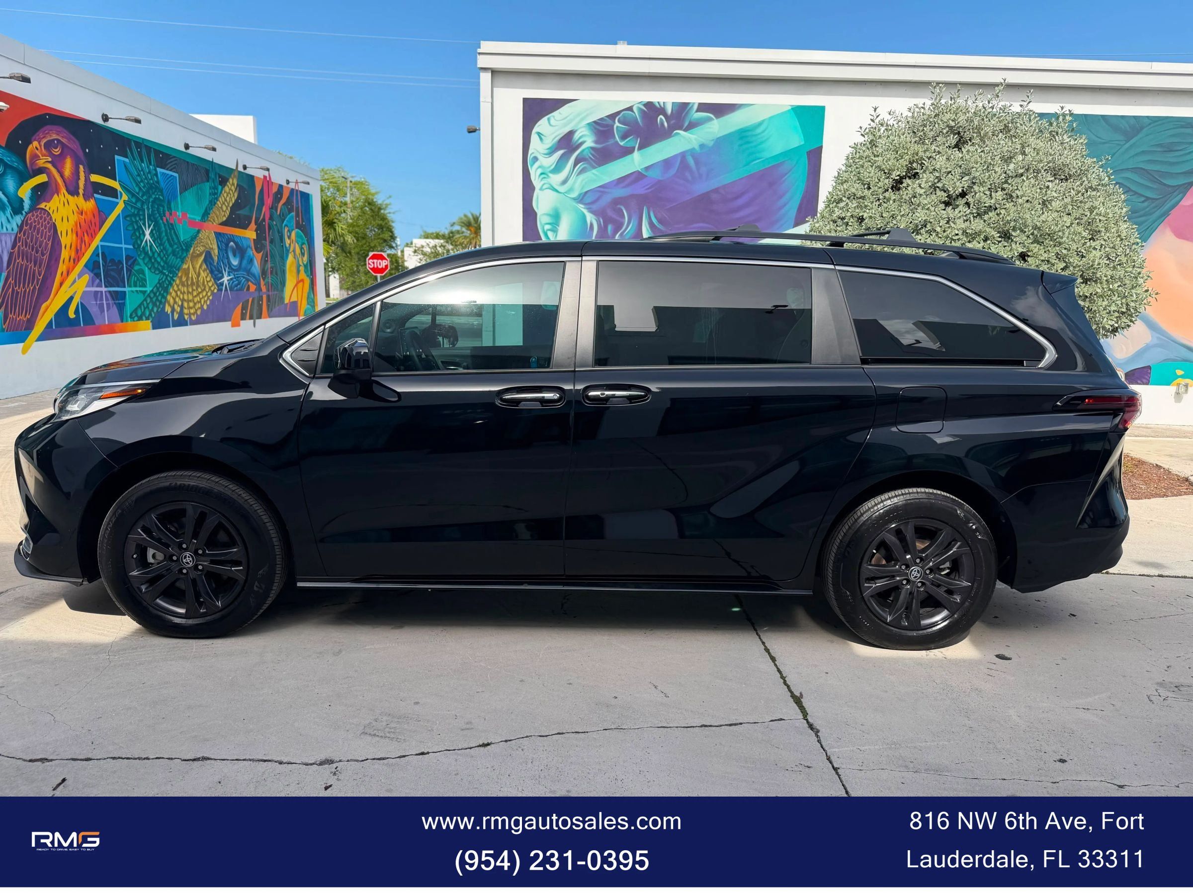 Used 2024 Toyota Sienna XLE Woodland Edition AWD/4WD image 6