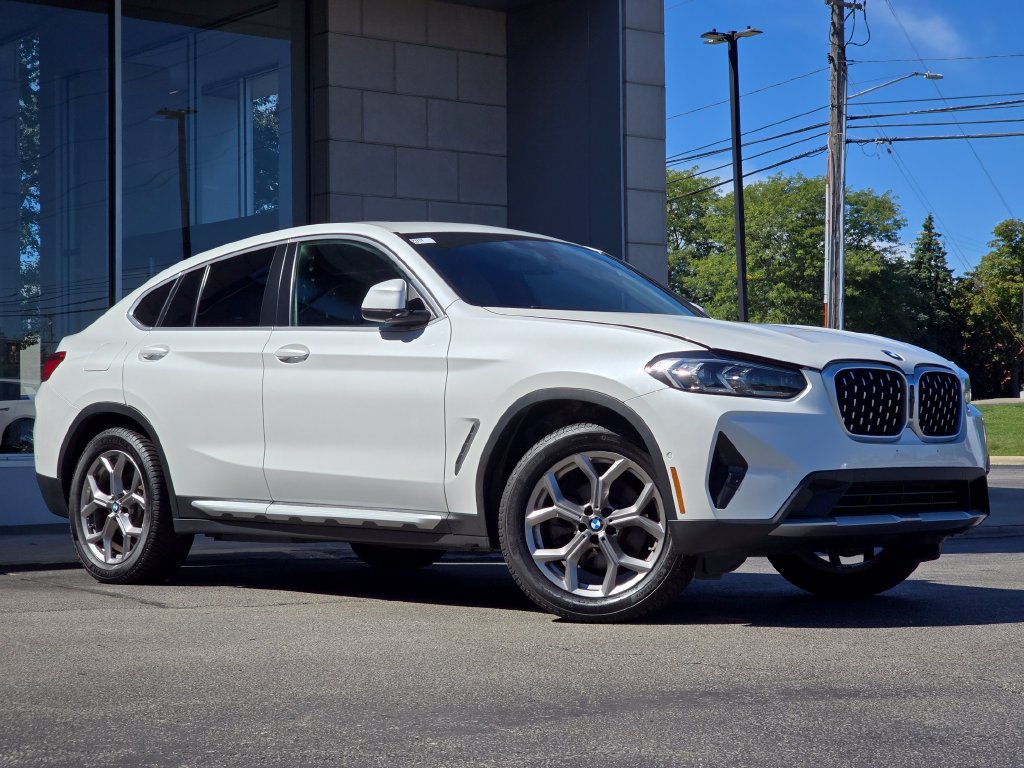 Used 2022 BMW X4 xDrive30i w/ Premium Package AWD/4WD image 1