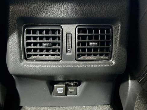 Used 2025 Toyota Camry SE w/ Convenience Package FWD image 22