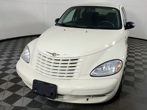 Used 2004 Chrysler PT Cruiser FWD image 3