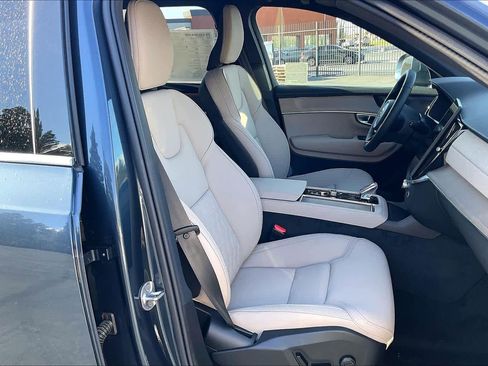 New 2026 Volvo XC90 T8 Plus image 32