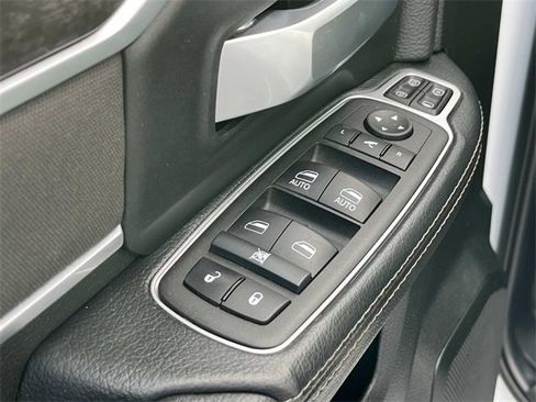 Used 2024 RAM 3500 Big Horn image 30