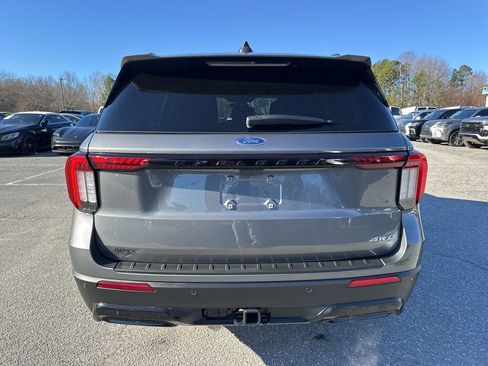 Used 2025 Ford Explorer ST-Line w/ ST-Line Street Pack image 4