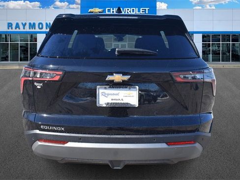 New 2026 Chevrolet Equinox LT image 4