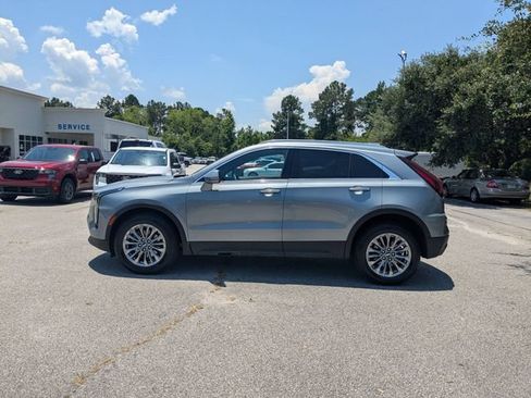 Used 2025 Cadillac XT4 Premium Luxury FWD image 6