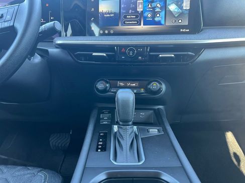 New 2026 Nissan Kicks SV w/ Illumination Package image 3