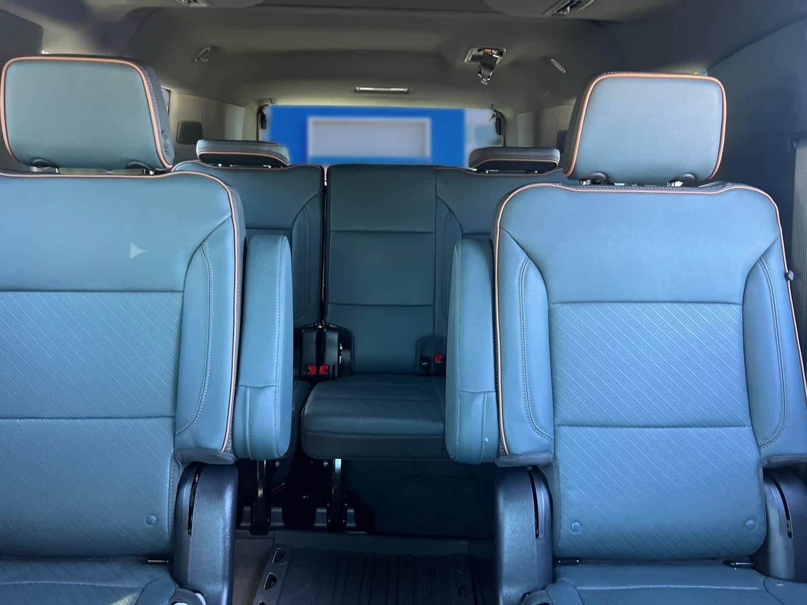 Used 2025 GMC Yukon XL AT4 w/ AT4 Premium Plus Package AWD/4WD image 24