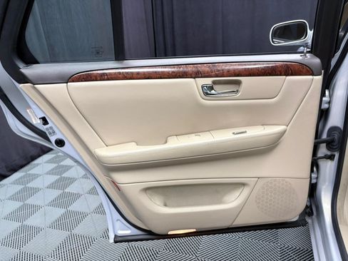 Used 2007 Cadillac DTS w/ Trunk Convenience Package FWD image 25