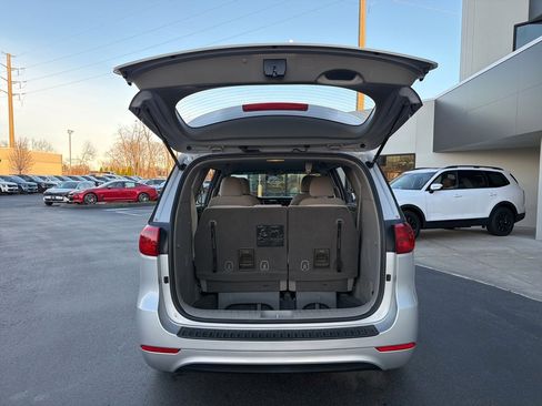 Certified 2018 Kia Sedona L image 19