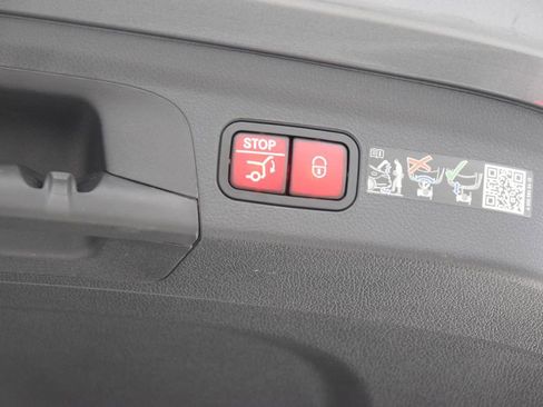 Used 2025 Mercedes-Benz GLE 350 4MATIC image 30