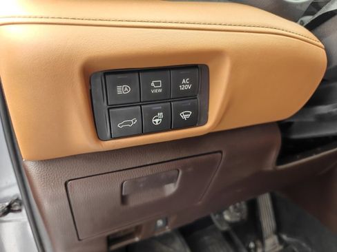 Used 2021 Toyota Highlander Platinum image 10