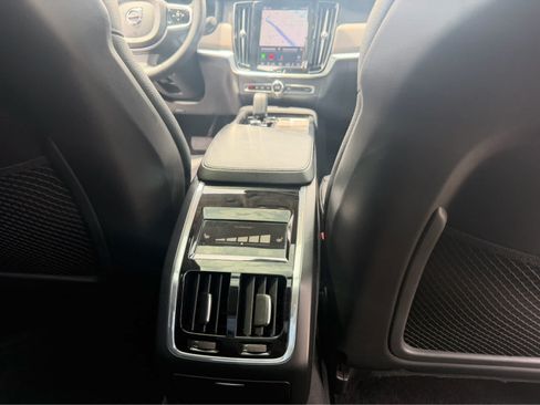 Used 2023 Volvo S90 B6 Plus AWD/4WD image 22