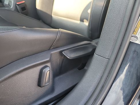 Used 2021 Volkswagen Golf 4-Door image 17