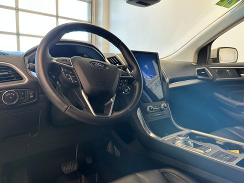 Used 2022 Ford Edge Titanium w/ Class II Trailer Tow Package AWD/4WD image 10