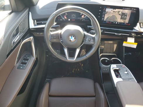 Used 2025 BMW X2 xDrive28i image 17