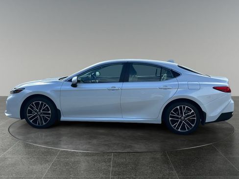Used 2026 Toyota Camry XLE AWD/4WD image 6