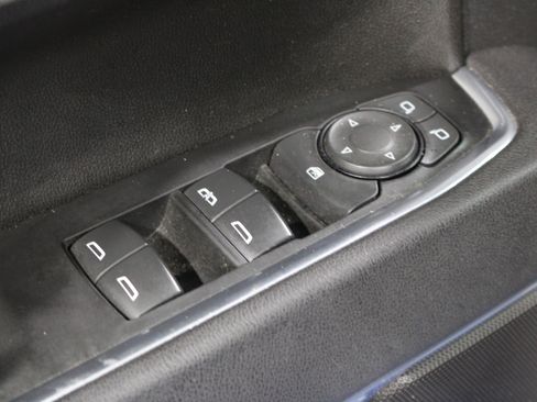 Used 2025 Chevrolet Silverado 1500 LT AWD/4WD image 7