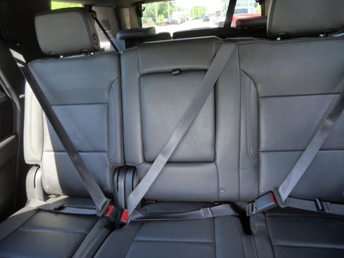 Used 2023 Chevrolet Tahoe LT AWD/4WD image 13