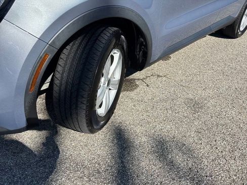 Used 2022 Kia Sorento LX image 41