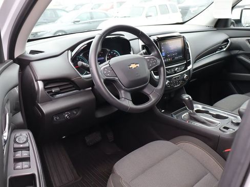 Used 2020 Chevrolet Traverse LT image 13