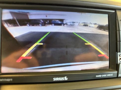 Used 2014 Chrysler Town & Country Touring-L w/ Driver Convenience Group image 21