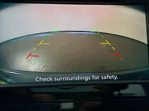 Used 2021 Nissan Rogue Sport S image 19