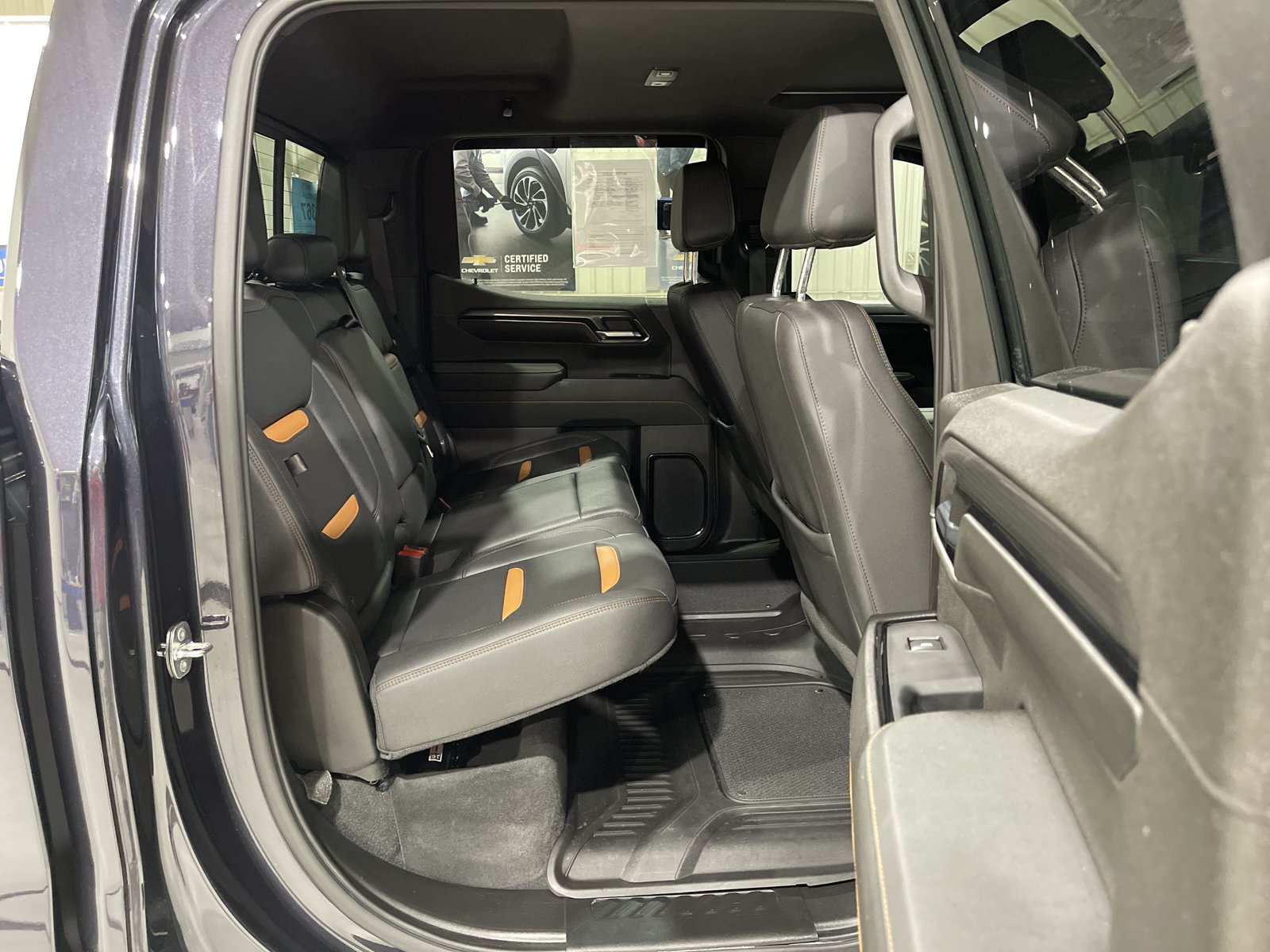 Used 2024 GMC Sierra 1500 AT4 w/ Technology Package AWD/4WD image 18