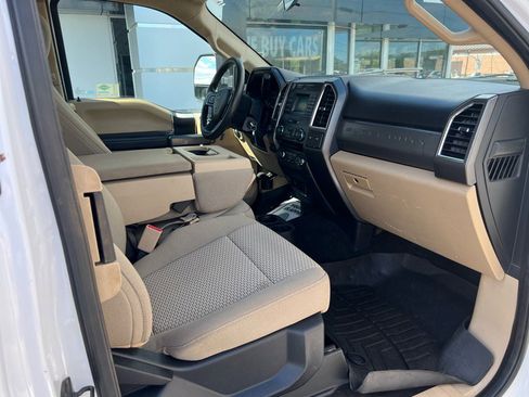 Used 2017 Ford F250 XLT w/ Snow Plow Prep Package image 11