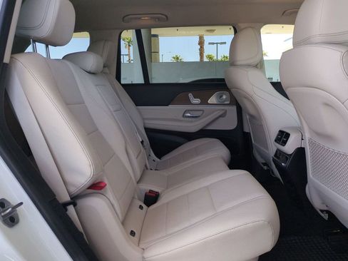Used 2021 Mercedes-Benz GLS 450 4MATIC image 36