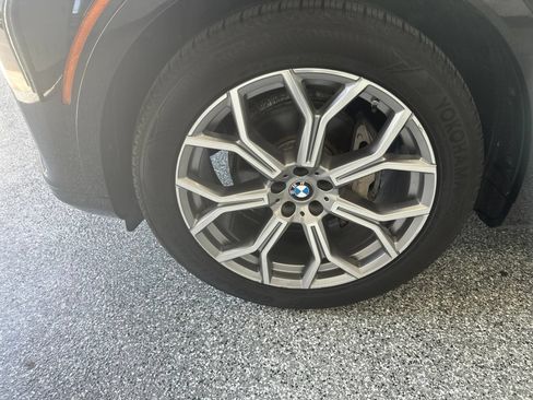 Used 2022 BMW X7 xDrive40i w/ Premium Package AWD/4WD image 27