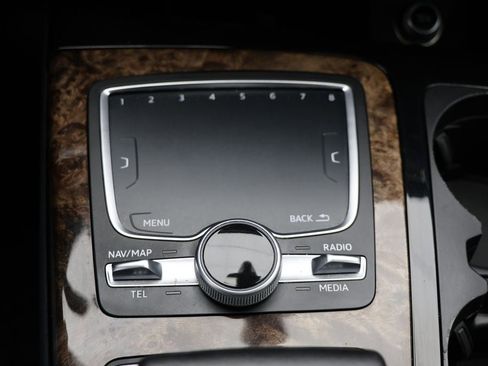 Used 2017 Audi Q7 3.0T Prestige w/ Prestige Package image 29