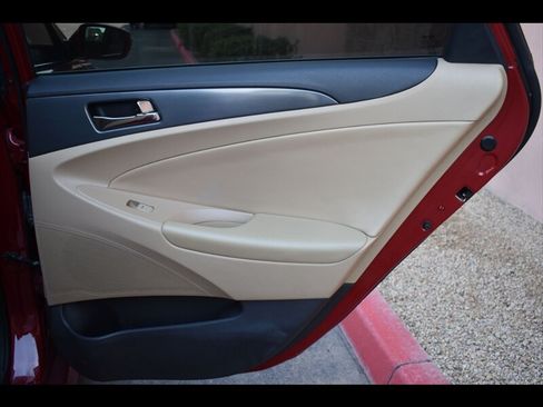 Used 2015 Hyundai Sonata Hybrid FWD image 26