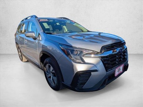 Used 2024 Subaru Ascent Premium w/ Convenience Package image 3