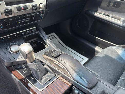 Used 2016 Lexus ES 350 w/ Luxury Package w/Wood Trim FWD image 27