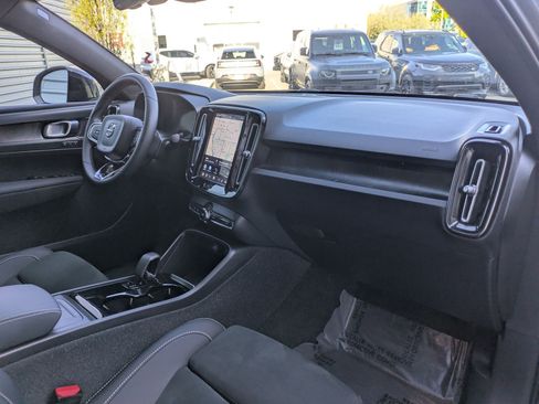 Used 2023 Volvo C40 P8 Recharge Ultimate AWD/4WD image 30