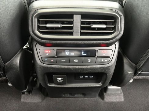Certified 2024 Honda Pilot Elite image 23