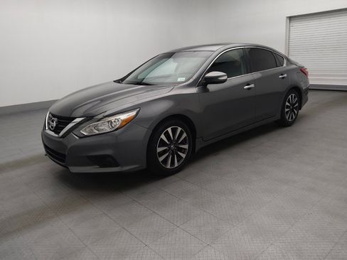 Used 2017 Nissan Altima 2.5 SL image 2