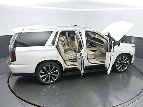 Certified 2025 Cadillac Escalade Premium Luxury Platinum AWD/4WD image 65
