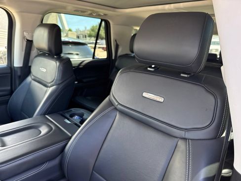 Used 2025 Ford Expedition Max Platinum AWD/4WD image 18