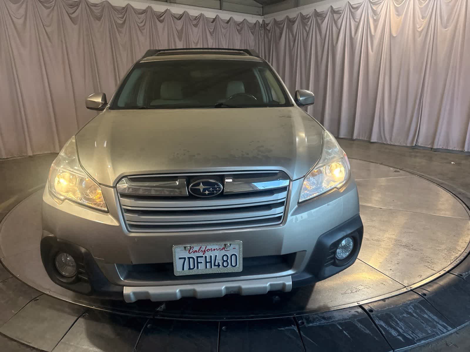Used 2014 Subaru Outback 2.5i Limited w/ Moonroof Package AWD/4WD image 2