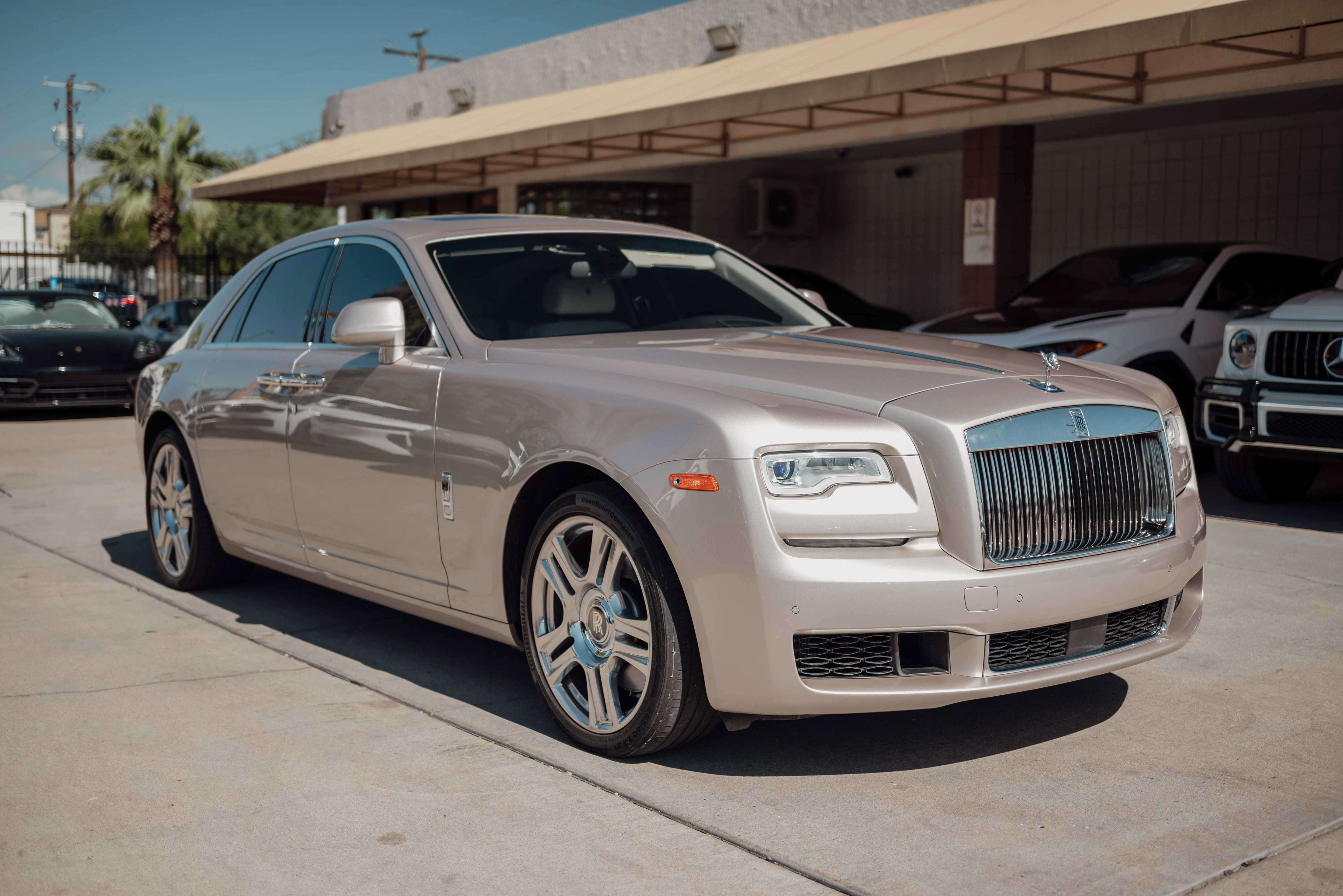 Used 2020 Rolls-Royce Ghost RWD image 3