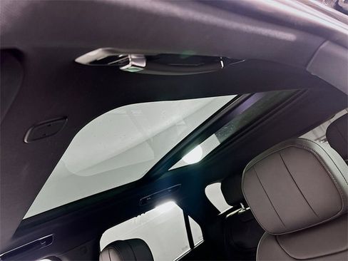 Used 2025 Land Rover Range Rover Sport SE image 14