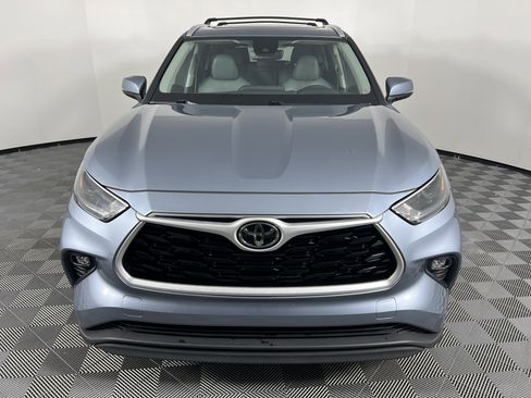 Used 2022 Toyota Highlander XLE image 5