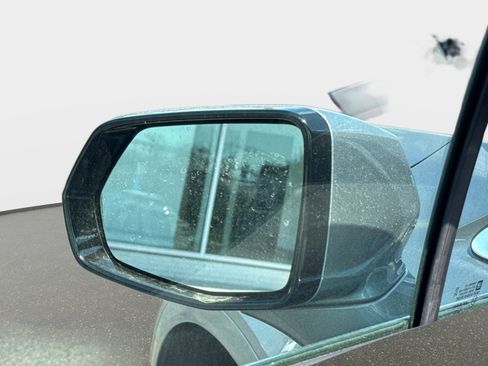 New 2026 Cadillac XT5 Luxury image 15